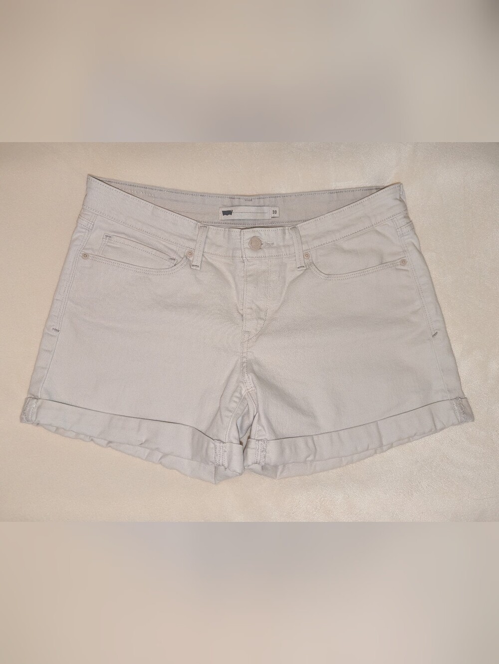 LEVI'S Classic White Women's Denim Shorts